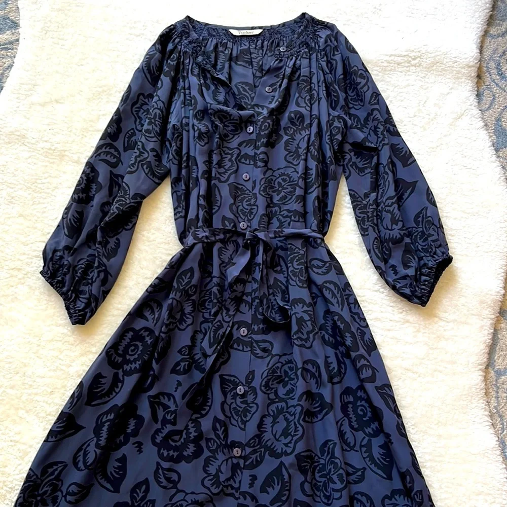 Dress-silk - Picture 1 of 6